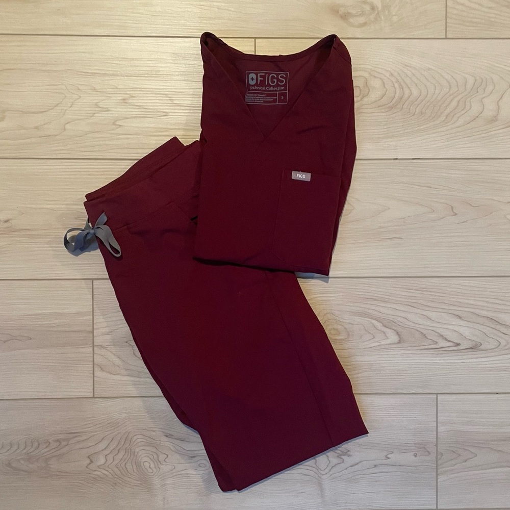 Burgundy Figs Scrub Set